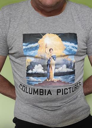 Нова сток стильна фірмова футболка columbia pictures.л