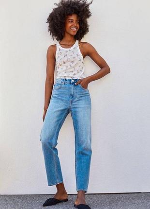 Біла майка в квітковий принт brock collection x h&m