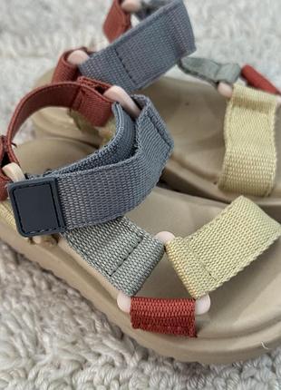 Босоніжки, сандалі zara