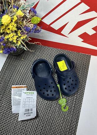 Оригінальні шльопанці crocs