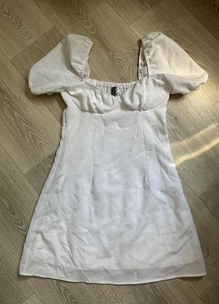 Біла сукня від бренду h&m