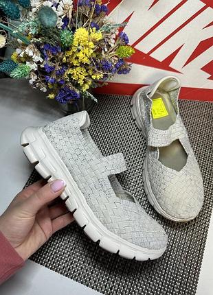 Оригінальні спортивні босоніжки skechers