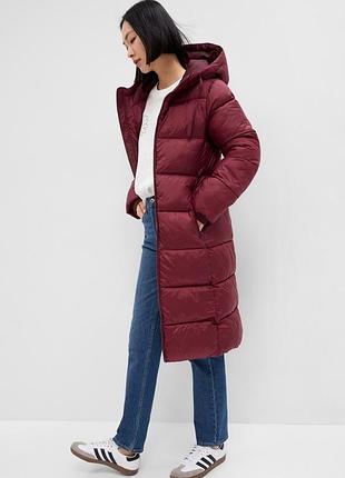 Куртка жіноча maxi logo puffer shine coat 724312-00 gap бордовий