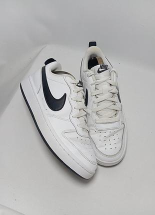 Кросівки nike ,білі