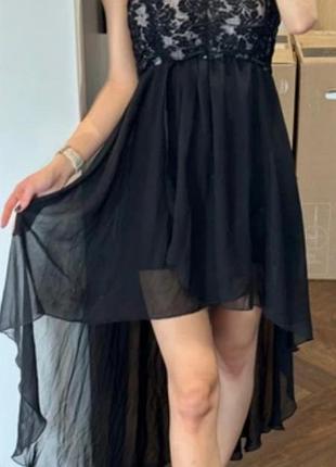 Colloselm
42/xl/50
элегантное черное платье с кружевным лифом без бретель и асимметричным подолом.
Полиэстер 
идеальное состояние