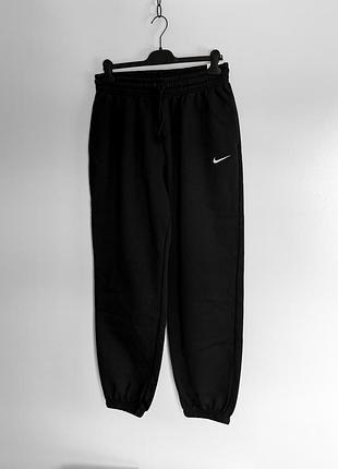 Джоггеры широкого фита nike sweatpants