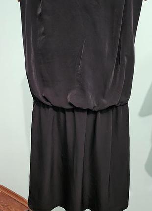 Стильное черное платье zara basic.
продаю много хороших вещей, в том числе и платья, смотрите мои другие объявления.