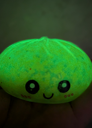 Сквиш glow dumpling пельмен светится в темноте антистресс с орбизами 8,5 см