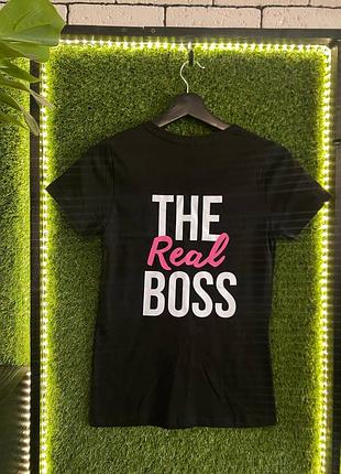Женская футболка стандарт «the real boss» черная / 227