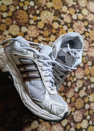Кроссовки adidas