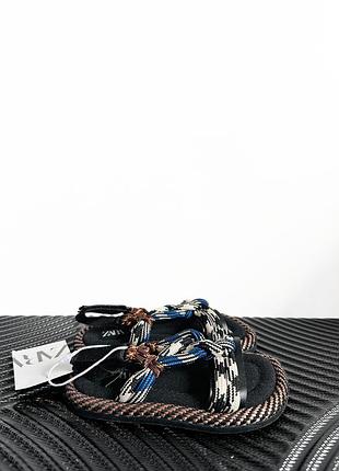 Босоніжки zara на дівчинку. розмір 23