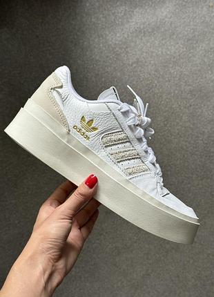 Оригінал нові кросівки adidas forum bonega. натуральна шкіра, розмір 39 (us 7,5) (uk 6)