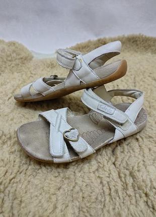 Босоножки сандалии детские кожаные clarks 31р