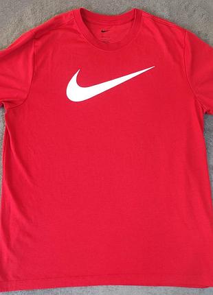 Футболка чоловіча nike dry fit червона великий свуш розмір l
