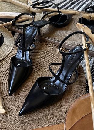 Слінгбеки massimo dutti шкіряні массімо чорні на невисоких підборах босоніжки туфлі лодочки човники 40 39 розмір як нові