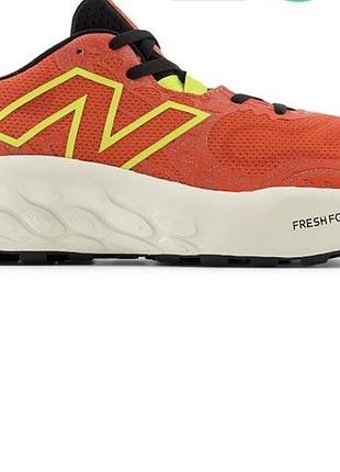 Кросівки new balance fresh foam x hierro v8 яскраво-помаранчевого кольору з неоново-жовтими акцентами.розмір