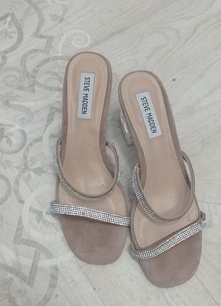 Женские босоножки в нюдовом цвете