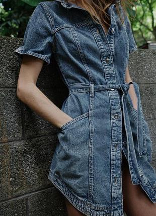 Короткое джинсовое платье zara z1975 с ремнем