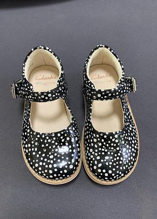 Дитячі туфлі clarks crown jump 3