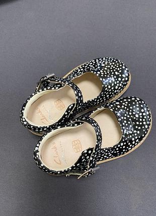 Дитячі туфлі clarks crown jump 5
