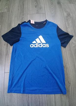 Оригінальна спортивна футболка adidas climalite
​