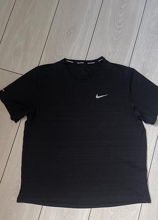 Спортивна футболка nike dri-fit miler running top оригінал, розмір m (пог 56 см)