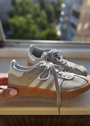Кросівки кеди  adidas 36 розмір сірого кольору, устілка 23см