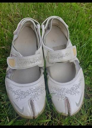 Вінтажні кросівки сандалі nike air rift tabi (2005 рік) / y2k / розмір 36.5