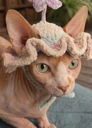 Шляпа на кость с цветочкой из плюшевой пряжи