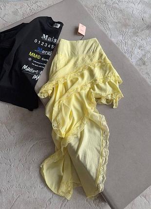 Брендова жовта спідниця