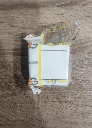 Вимикач для зовнішнього монтажу