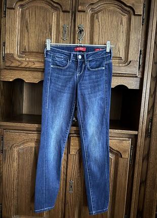Джинси guess