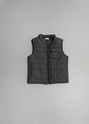 Жилетка f&f , на вік  4-5 р.