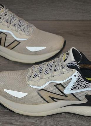 Розмір 44 довжина устілки 28 см. стан на фото. фірма new balance  . ціна 1300 грн