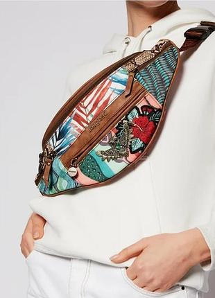Брендова бананка desigual