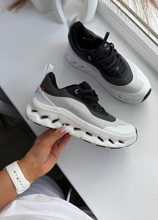 Loewe on cloudtilt white black