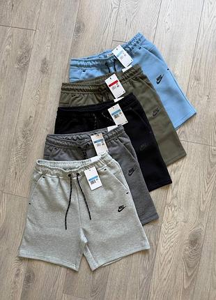 Спортивні шорти nike tech fleece