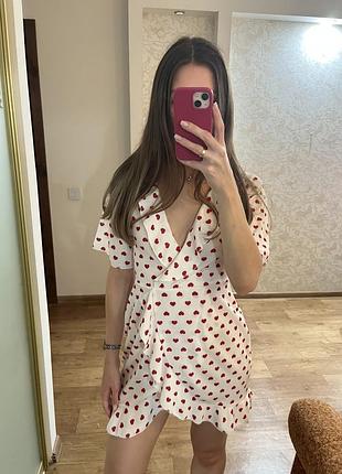 Плаття біле в червоні сердечка xs/s
