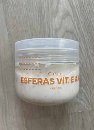 Крем для тіла з вітамінами e&a сфери deliplus