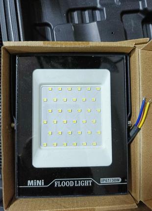 Світлодіодний прожектор mini flood light 30w ip67