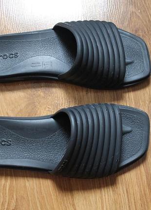 Черные женские шлепанцы тапочки crocs miami slide с рифленым верхом
