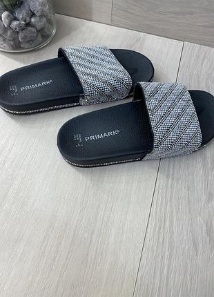 Шльопанці primark