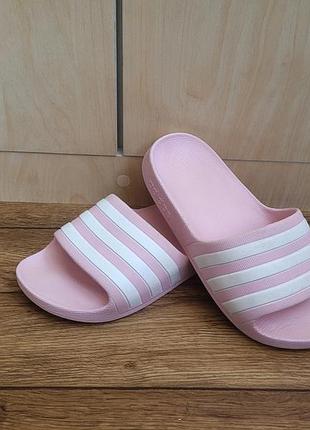 Шльопанці adidas 33 розмір