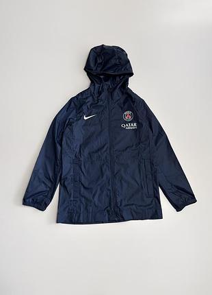 Спортивна куртка nike  , на вік  10-12 р.