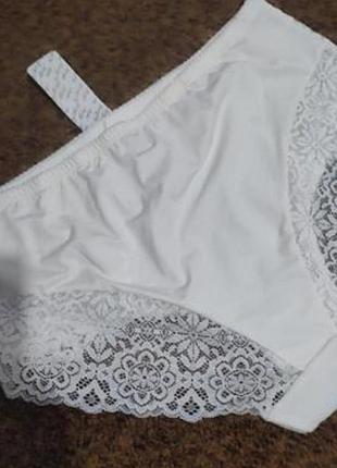 Женские кружевные трусы xxxl. цвет молочный. большой размер 58-62. объем бедер 120- 128 см.