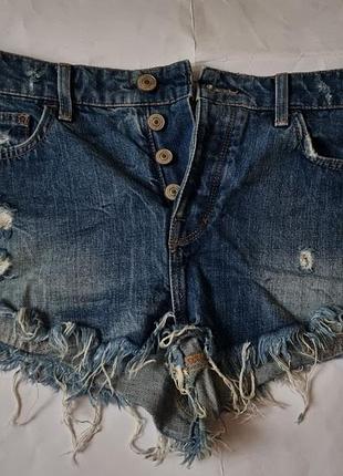 Стильные джинсовые шорты river island (рваные, с необработанным краем).