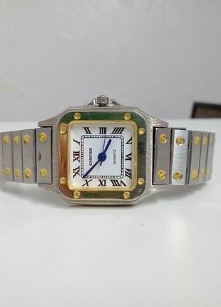 Жіночий наручний годинник у стилі cartier santos galbee