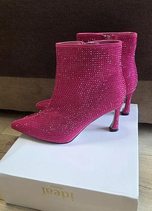 Ефектні ботильйони фуксія ideal shoes у стразах розмір 37