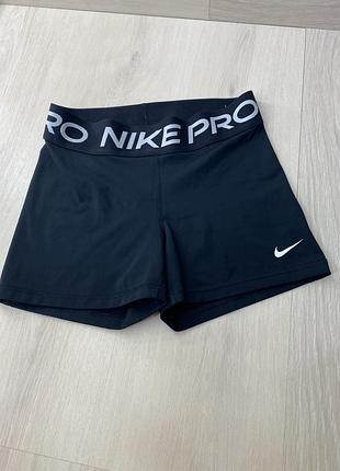 Спортивні шорти nike