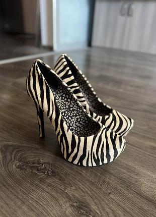 Туфлі на шпильці jessica simpson